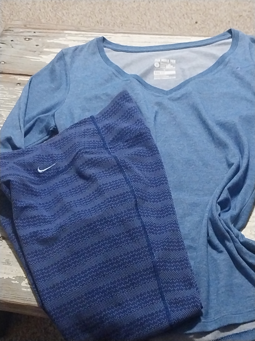 Nike Women’s Blue Long-Sleeve Top and Knit Leggings Set